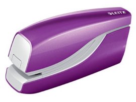 Kancelářský sešívač Leitz WOW elektrický 5566 / purpurová - 10 listů Kancelářský sešívač Leitz WOW elektrický 5566 / purpurová - 10 listů