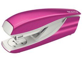 Kancelářský sešívač Leitz Nexxt 5502 / metalická růžová - 30 listů Kancelářský sešívač Leitz Nexxt 5502 / metalická růžová - 30 listů