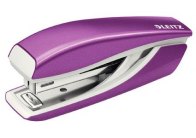 Leitz New NeXXt 5528 mini kancelářský sešívač metalická fialová Leitz New NeXXt 5528 mini kancelářský sešívač metalická fialová
